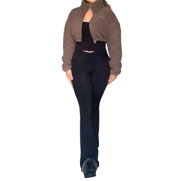 SKIMS Teddy Zip-Up Cropped Jacket | Size XS - Picture 10 of 14
